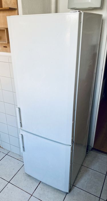 Lodówka LIEBHERR, wys. 160cm