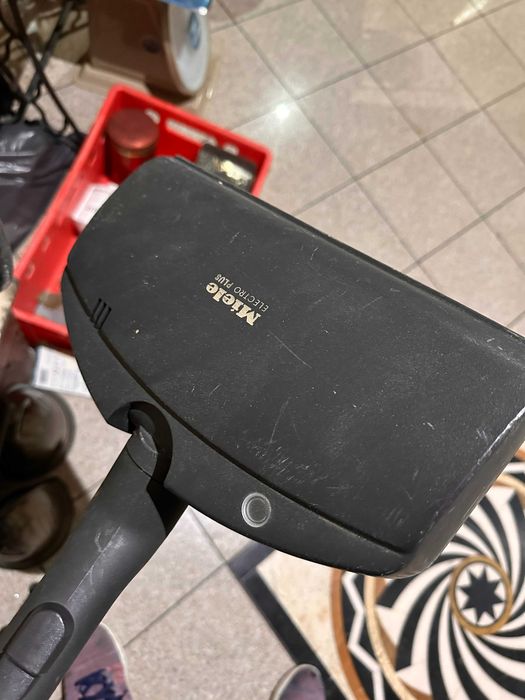 miele odkurzacz laskowy 1500w  z elektroszczotka miele