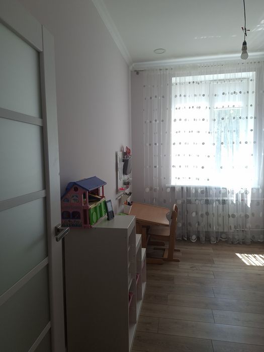 Продам 3-х кім.,новий ремонт,сталінка,центр,набережна,пров.Крупської 4