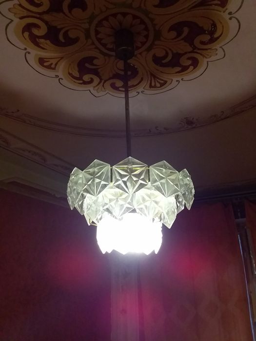 Люстра хрустальная Чехословакия.