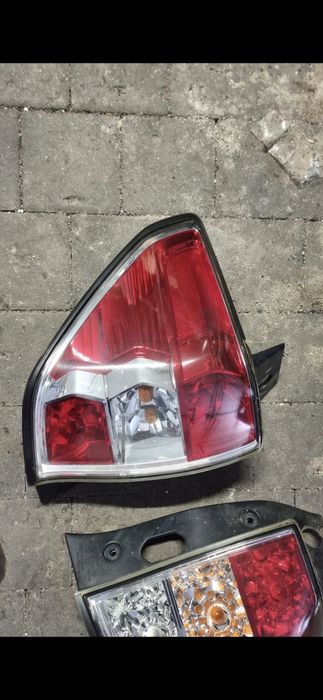 SUBARU FORESTER  lampa prawa lewa  tył orginał komplet