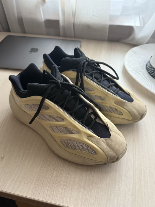 Кросівки Yeezy Boost 700 V3 Azael оригінальні