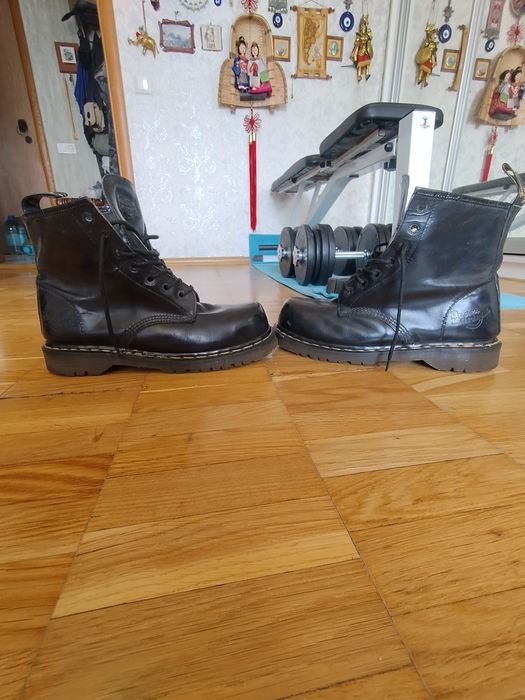 Продаю оригинальные Английские ботинки Dr Martens made in England.