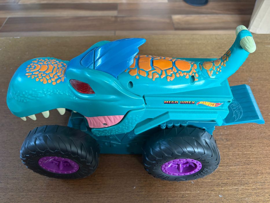 Hot wheels Mega Wrex