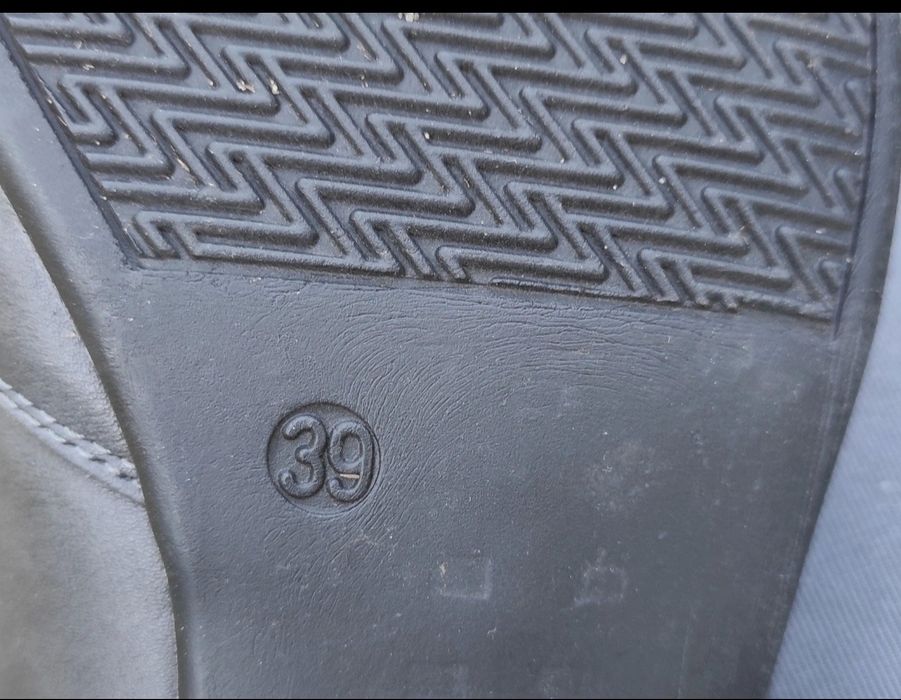 Buty damskie r 39