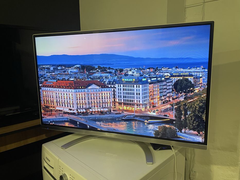 Телевізор TechniSat 40 Full HD + кріплення