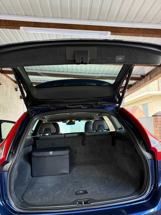 volvo xc60  2015 р   2.0  дизель