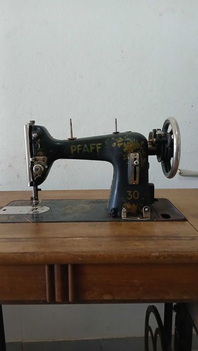 Maquina de costurar Pfaff modelo 30