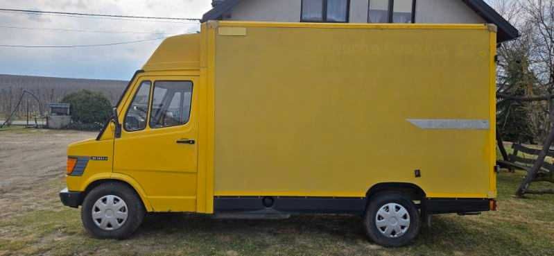 Mercedes-Benz 308D 2,3