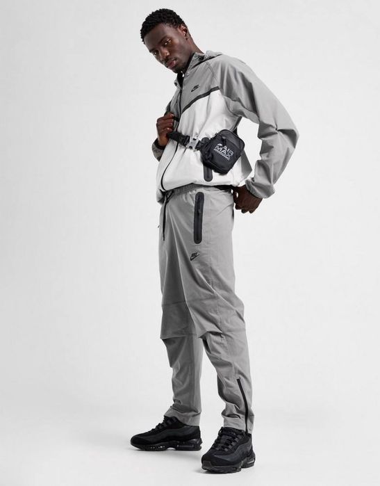 Нейлонові штани Nike Tech Fleece