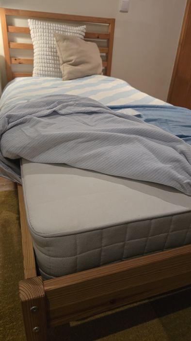 Cama IKEA 90x200 + Colchão