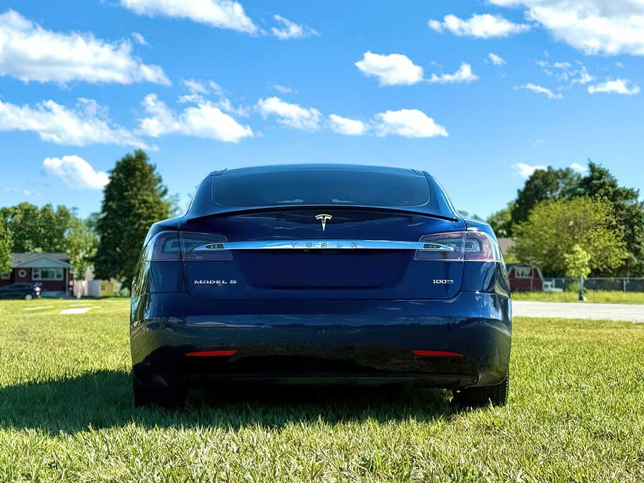 Tesla Model S 100D      2017