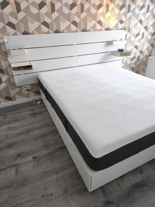 Cama de casal NORDLI IKEA 160 x 200 com 6 gavetas e cabeceiras Colchão EMMA quase novo (2026) Nordli novo 679 € Colchão novo 853 €