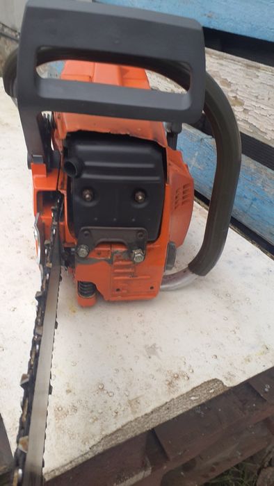 Хускварна  394 , професійна бензопила.