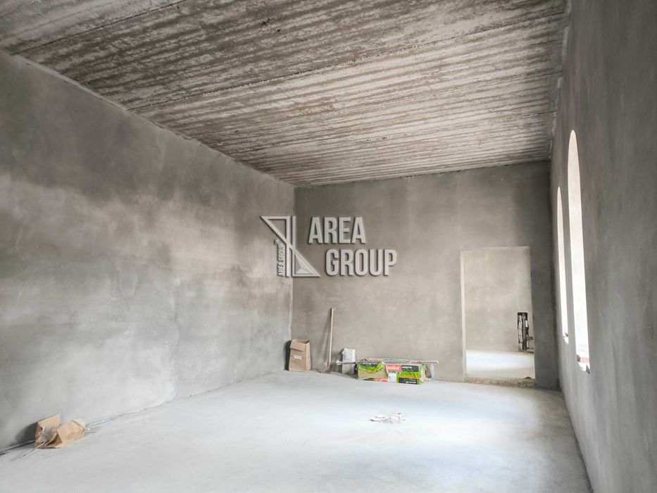 Оренда фасадного комерційного приміщення у Старому місті біля Ратуші