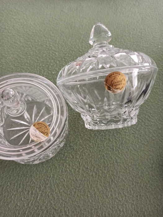 Bomboneira e caixa de cristal