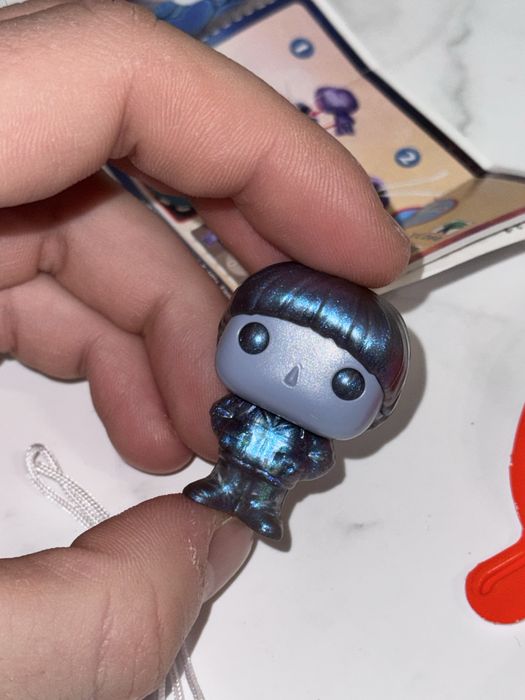 Фігурка Kinder Stranger Things Вілл з вивороту / потойбіччя