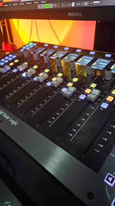 SSL UF8 Controlador de DAW c/ 3 anos de GARANTIA