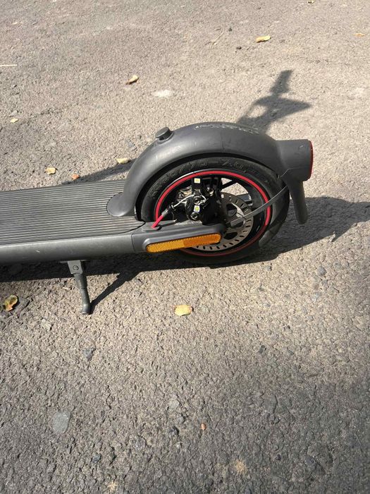Електросамокат Xiaomi Mi Electric Scooter 4 Pro Black