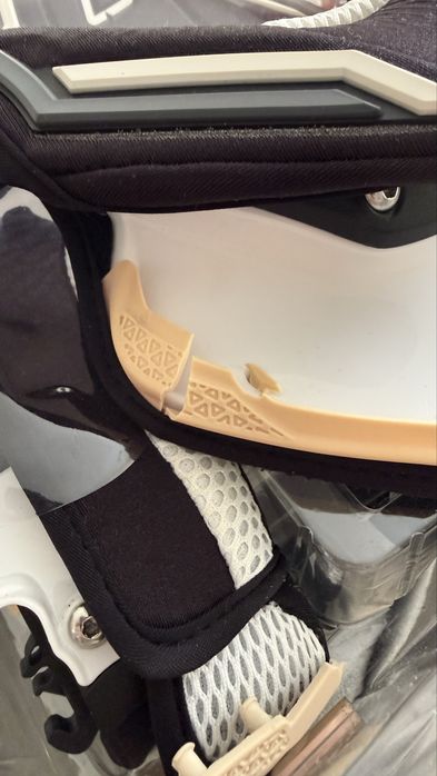 Защита шеи LEATT DBX 3