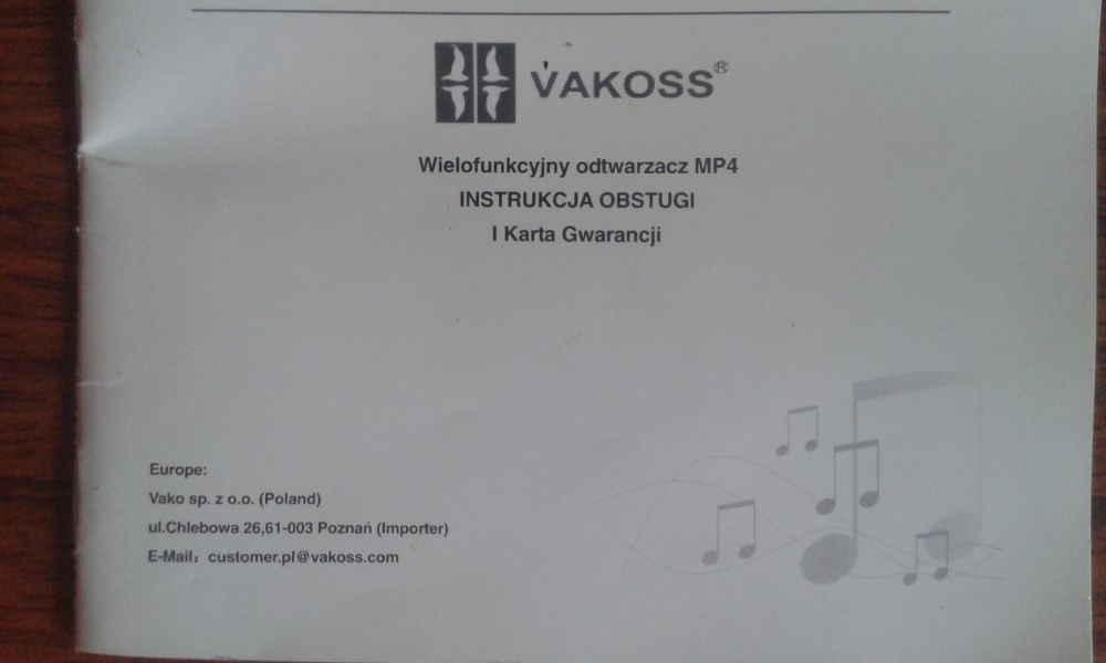 Vakoss mp4 odtwarzacz z ładowarką i kablem