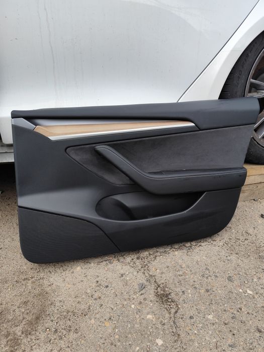 Карта двері Тесла, Tesla model 3