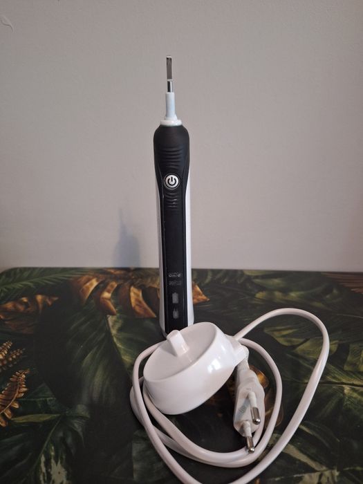 Sprzedam szczoteczki Oral-B 3756