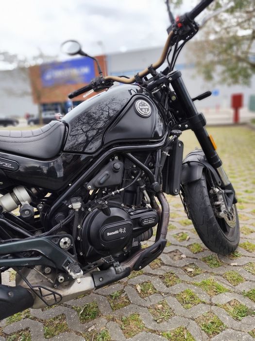 Benelli Leoncino 500 –  ano 2022, 23km.