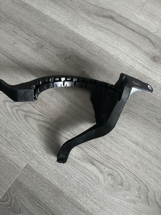 Кронштейн розширювального бачка BMW F10