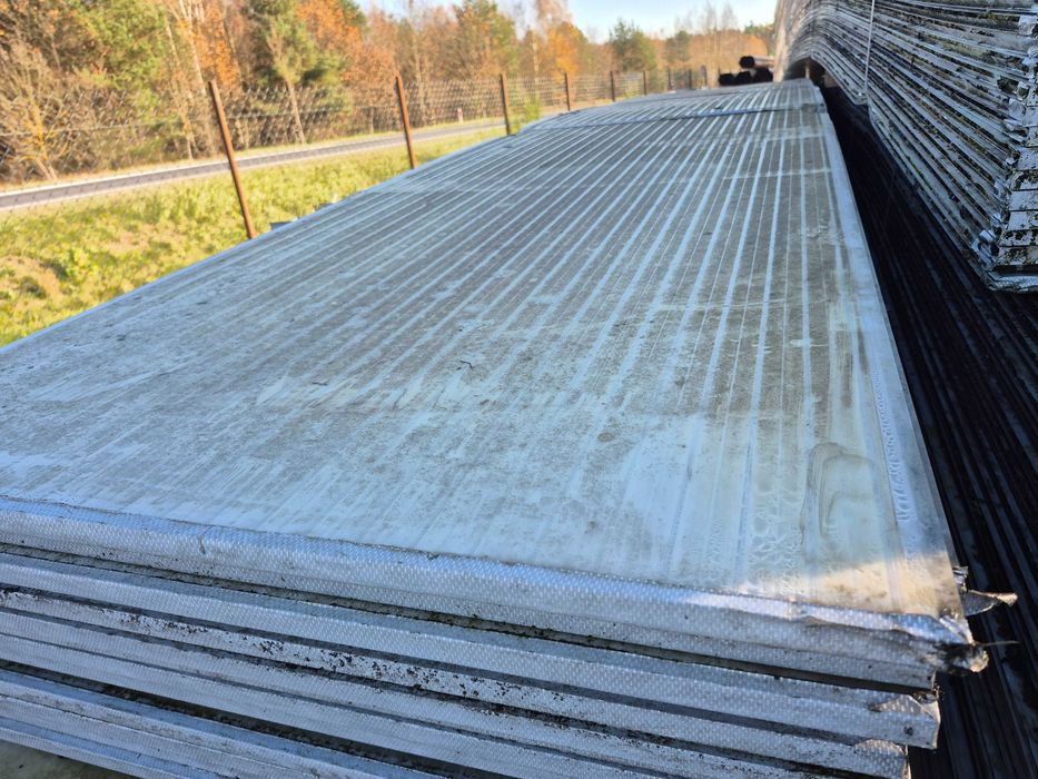 Poliwęglan komorowy  używany