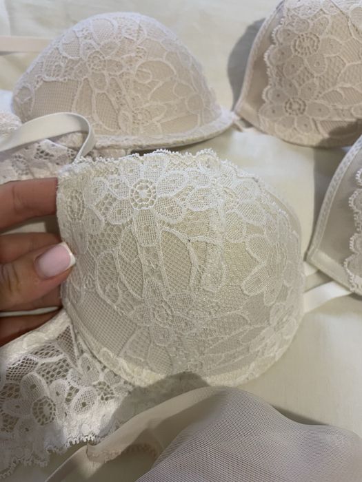 Бюстгальтер Jasmine 75A. Формована чашка push-up