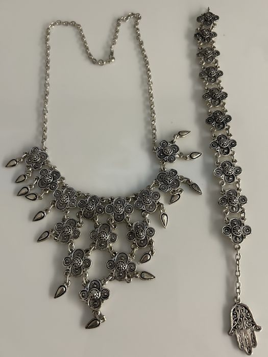 Conjunto colar e pulseira