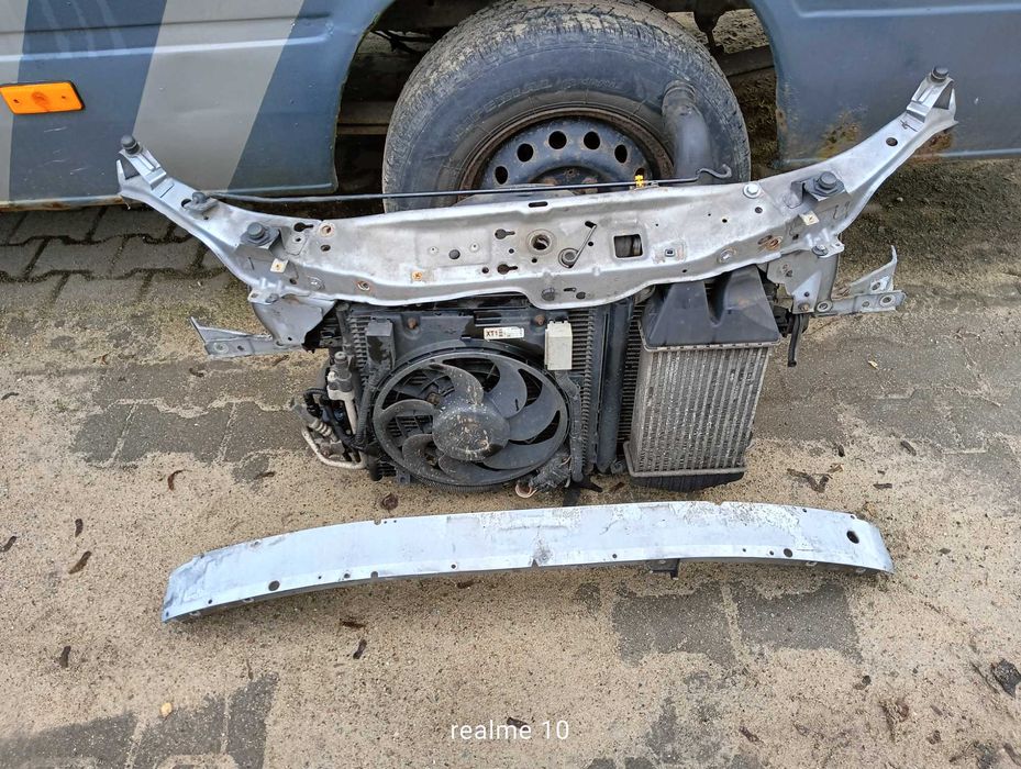 Pas przedni wzmocnienie chłodnice Opel Zafira B 1.9