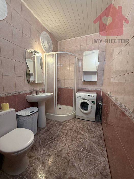 Продаж трикімнатної квартири по вул. Гвардійська