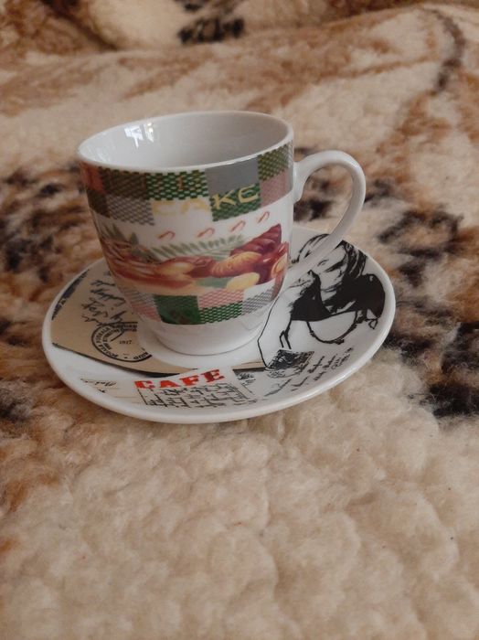 Chávena de café e Pires Happy Casa