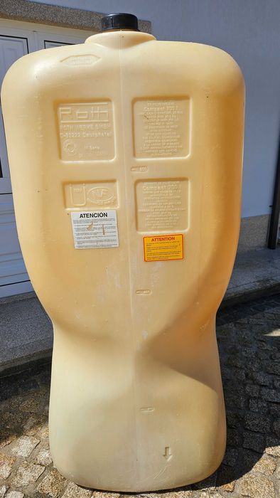 Deposito combustível 700L