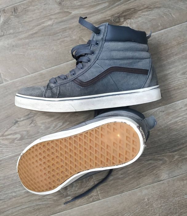 Продам чоловічі зимові кросівки.  Розмір 43-44.  Ціна 640 гр.