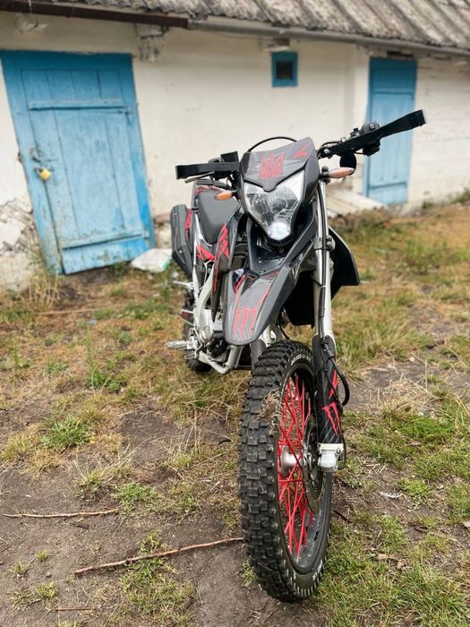 Продам лонсі300срочно