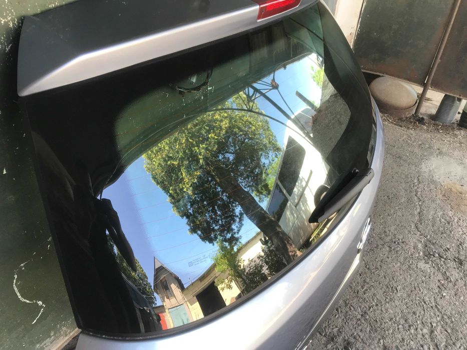 Кришка багажника Opel Astra H хетчбек Z163