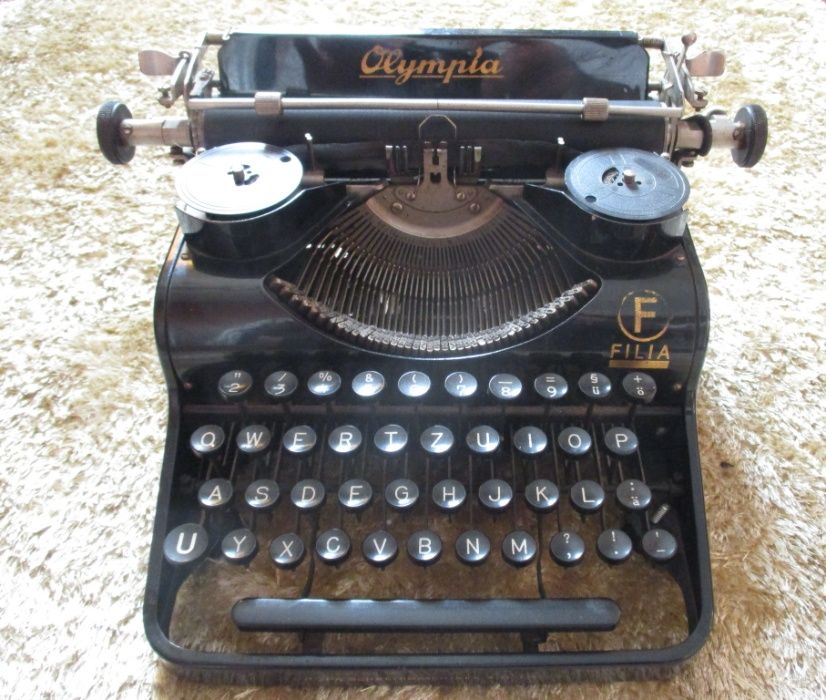 Maquina de escrever – 1937 marca Olympia