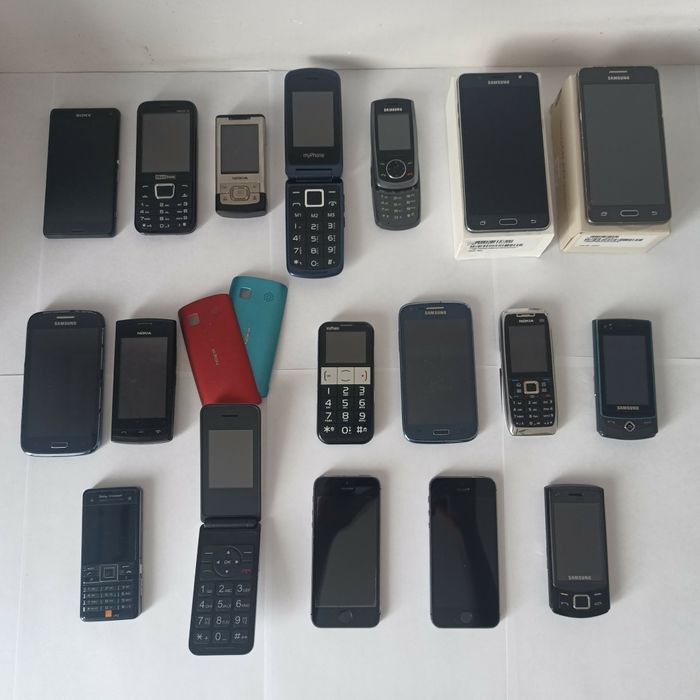 Sprzedam telefony 17 szt