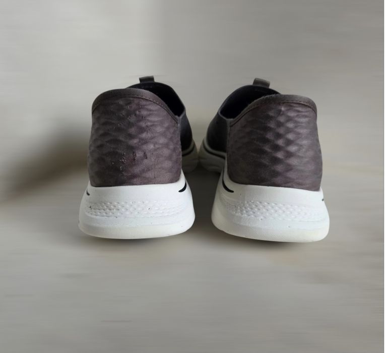 Чоловічі кросівки  "Skechers Go Walk 7 - Easy On 2"