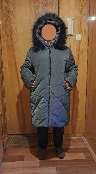 Elegancki płaszczyk zimowy, obwód 134 cm