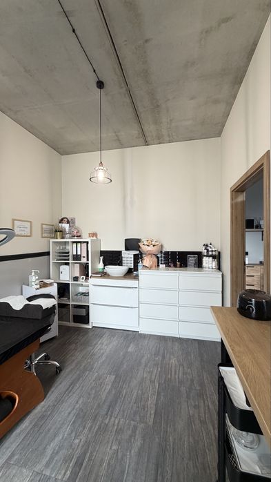 Gabinet na wynajem na dni w weekendy w salonie beauty