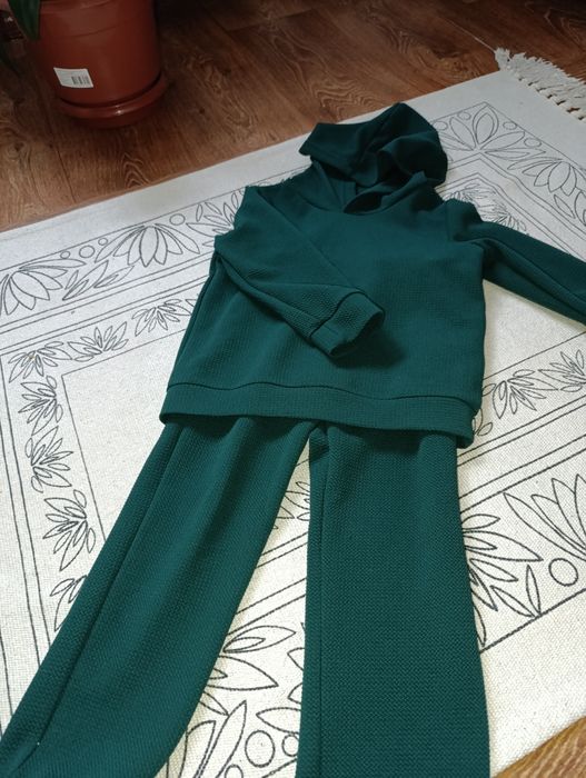 Костюм для хлопчиків та дівчаток 3-4 роки