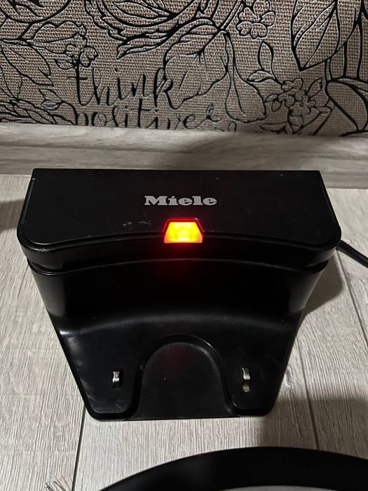 Робот пилосос Miele rx1