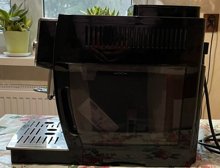 Ekspres ciśnieniowy De'Longhi ECAM 25.462.B