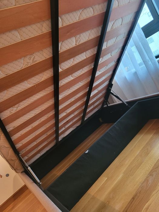 Cama  casal queen em perfeitas condições