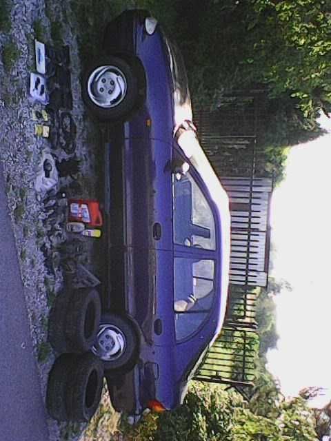 hyundai accent 96 duzo czesci sprawny zabytkowy dach z winylu