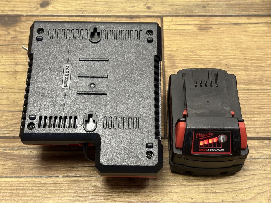 Bateria Milwaukee M18 5Ah oraz ładowarka M12-18C